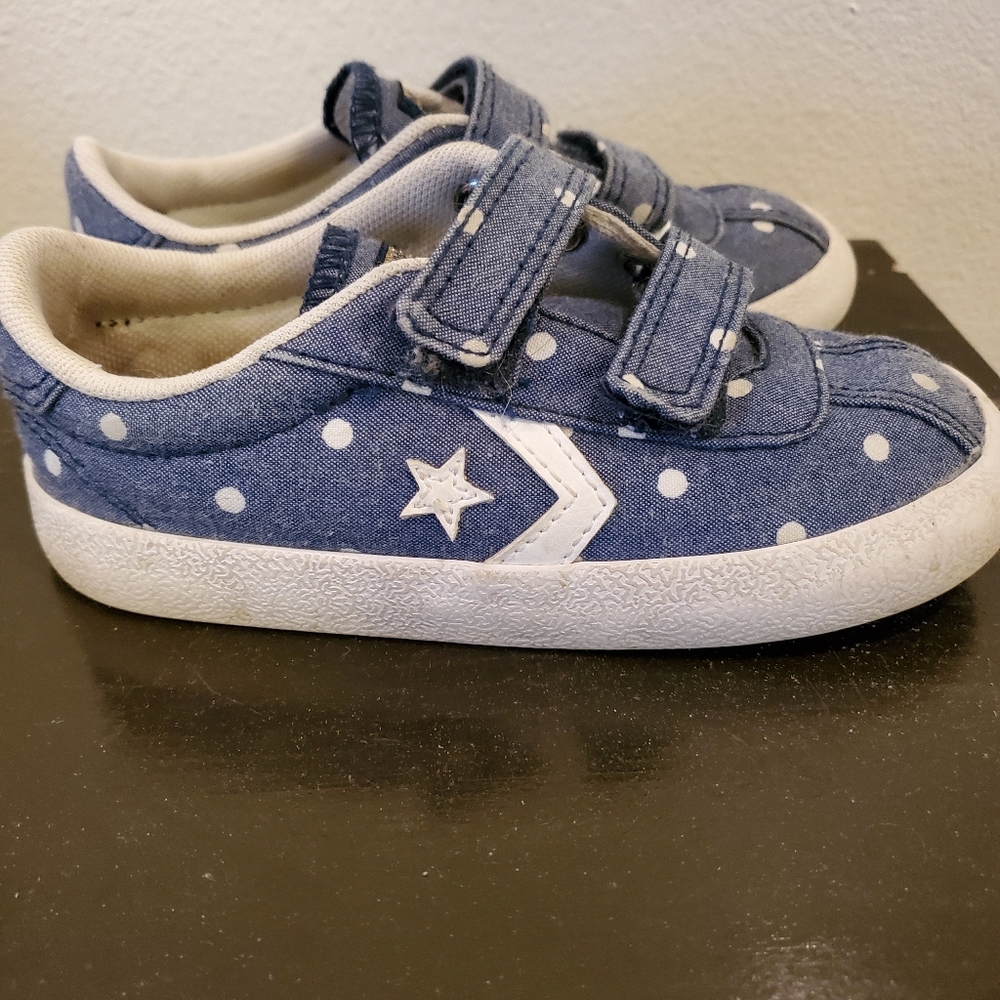 Cute flat velcro girls shoes